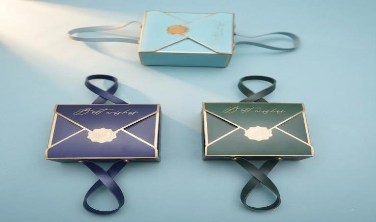 Hamper Box 6x6x3 Festive Gift Box (LEATHER HANDLE PAPER BOX)