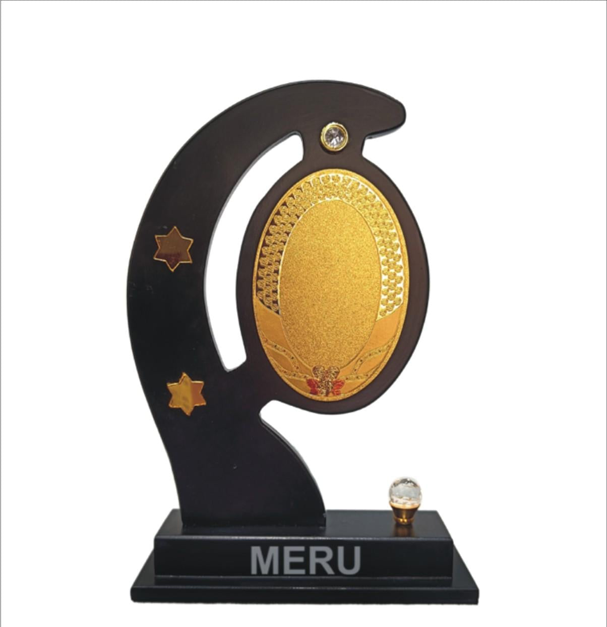 Elegant wooden memento trophy with gold accents; ideal for corporate awards.