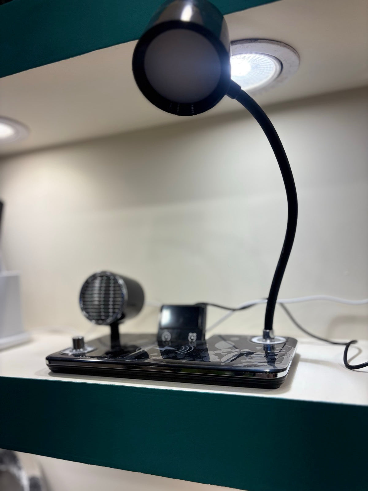 Desk Gooseneck Lamp with Speaker & Wireless Charger