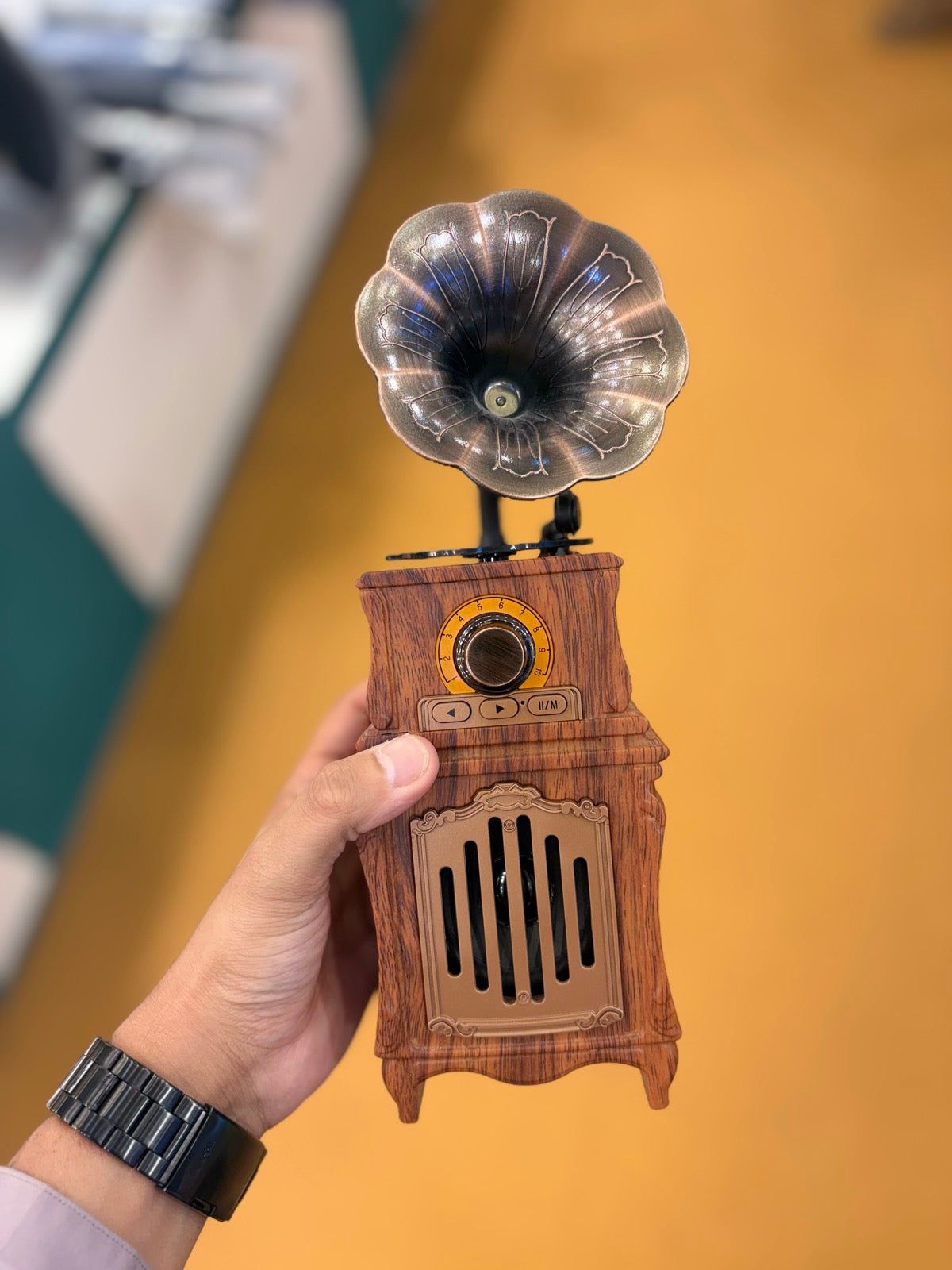 Vintage Wood Gramophone Bluetooth Speaker