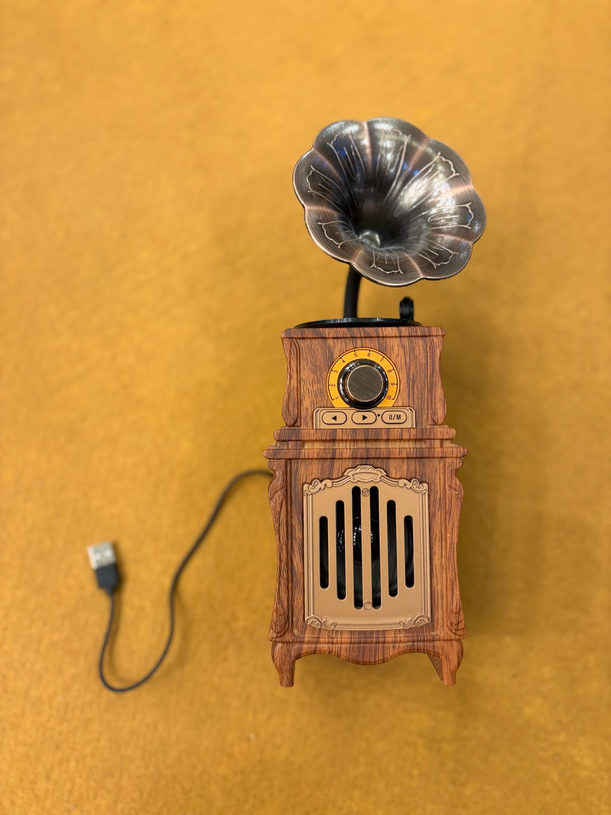Vintage Wood Gramophone Bluetooth Speaker