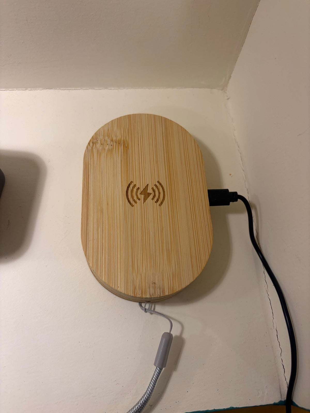 Bamboo Wireless Charger with Cable Organiser - real product photo