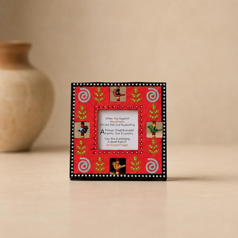 Yaadein Banaras Toy Wooden Photo Frame Small, handcrafted Banarasi wooden toy craft