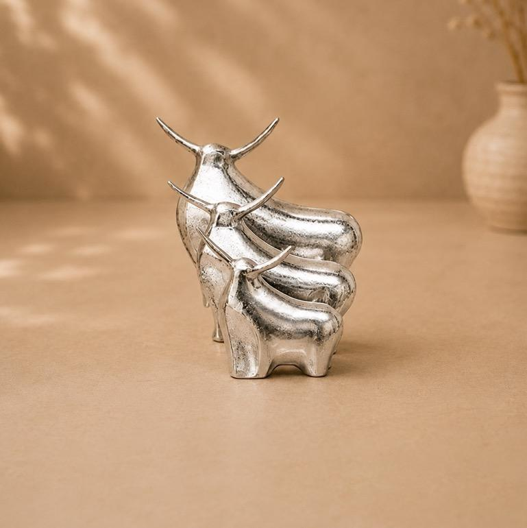 Nandi Traya, handcrafted bull trio metal figurine