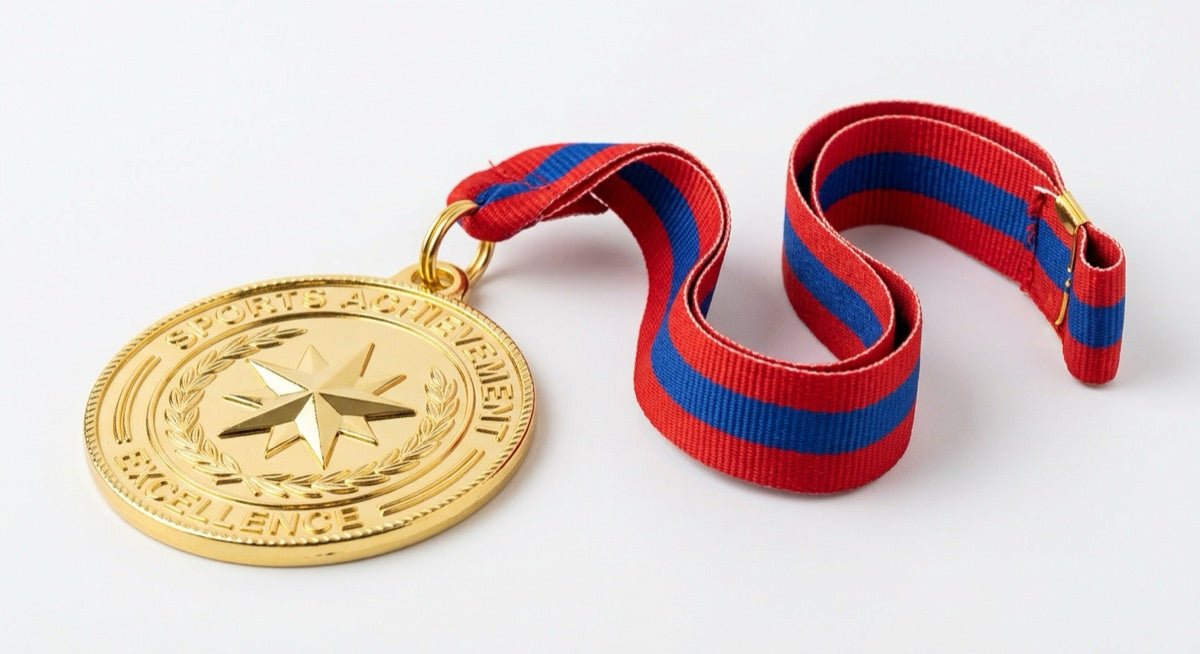 10 Star Medal - 3/4 angle
