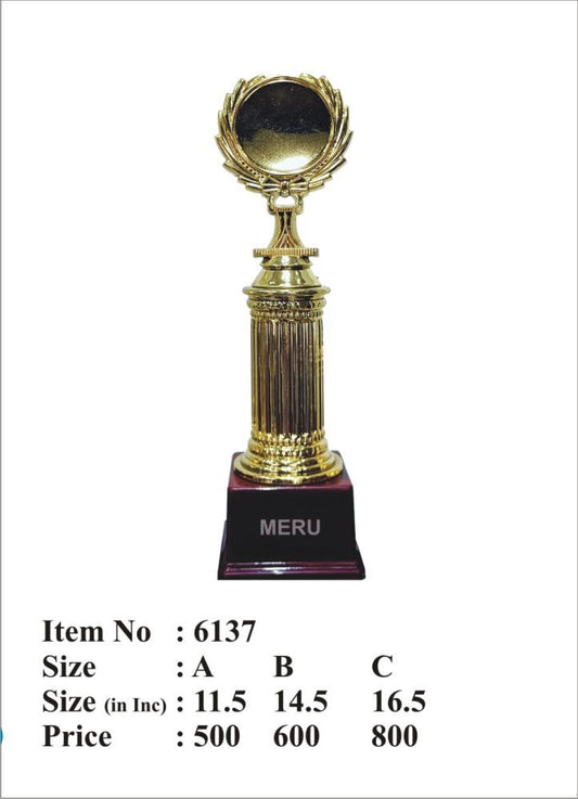 Gold Wreath Achievement Trophy - Perfect for awards ceremonies.
