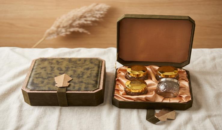Royal Imperial Jar Series 4-Jar Dry Fruit Gift Box (PREMIUM 999-1)