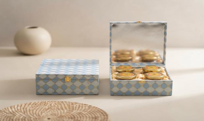 Royal Imperial Jar Series 4-Jar Dry Fruit Gift Box (4J -2)
