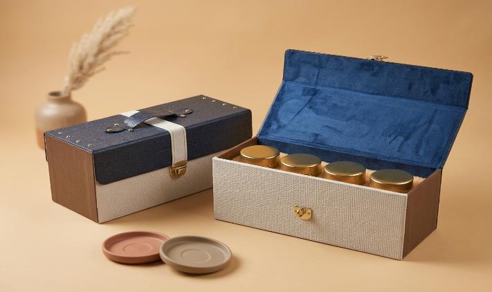 Royal Imperial Jar Series 4-Jar Dry Fruit Gift Box (NEW LEATHER B/W BAG)