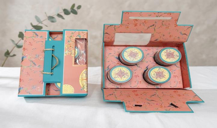 Royal Imperial Jar Series 4-Jar Dry Fruit Gift Box (430)