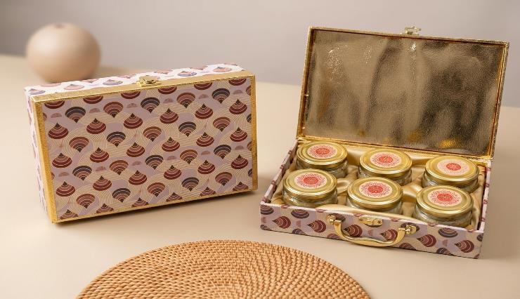 Royal Imperial Jar Series 6-Jar Dry Fruit Gift Box (251)