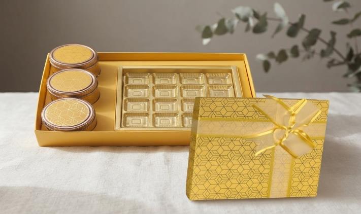Royal Imperial Jar Series (Tray) 3JARSx200GM Dry Fruit Gift Box (KS 2022-114)
