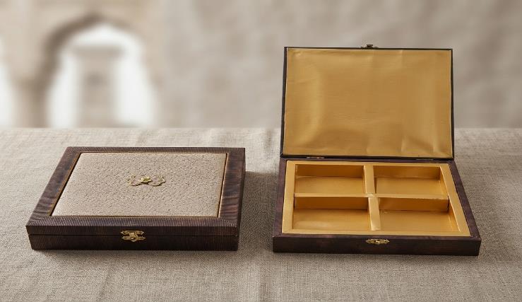 Moulded Box 10x10 Festive Gift Box (7676- MOULDED BOX)