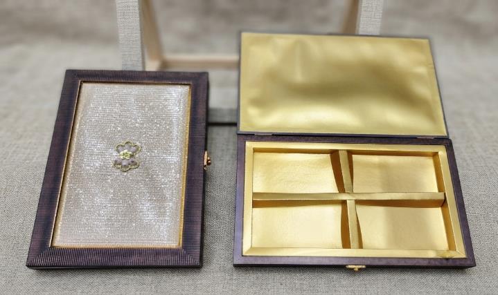 Moulded Box 8x12 Festive Gift Box (7676- MOULDED BOX)