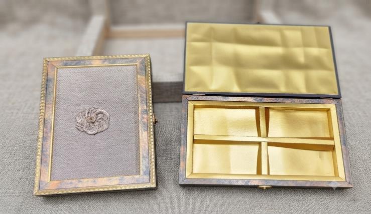 Moulded Box 8x12 Festive Gift Box (7272 – MOULDED BOX)