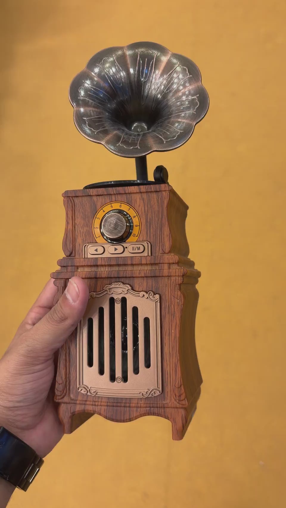 Vintage Wood Gramophone Bluetooth Speaker