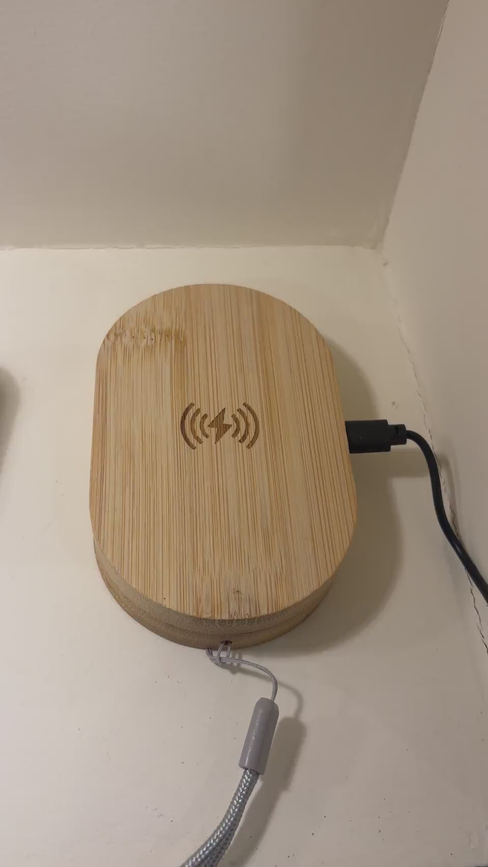 Bamboo Wireless Charger with Cable Organiser - real product video