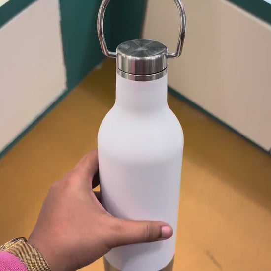 Vacuum Bottle with Carry Handle Lid and Gift Box 500 ml - White