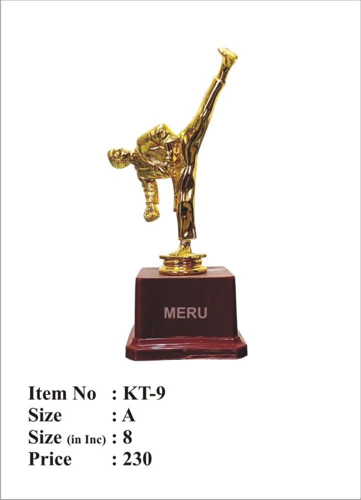 Gold Fiber Trophy Featuring a Dynamic Figure