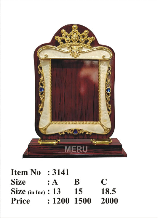 Elegant wooden memento trophy showcasing a classic design.