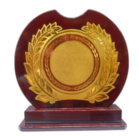 Elegant wooden memento trophy for employee recognition.