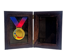 Wooden memento displaying a gold medal; perfect for awards and recognition.