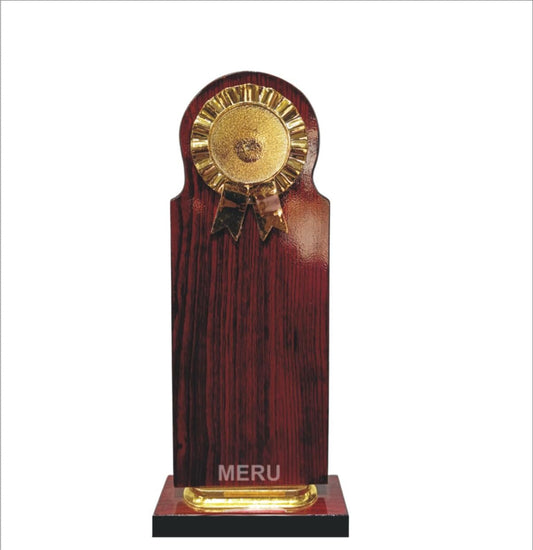 Elegant wooden memento with gold medallion; ideal for awards and recognition.